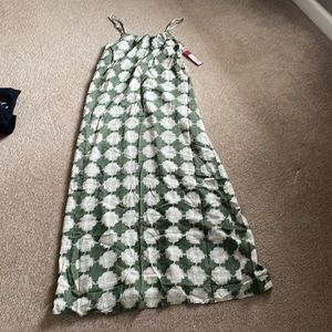 NEW maxi dress! Never worn!  Pretty summer color and pattern.